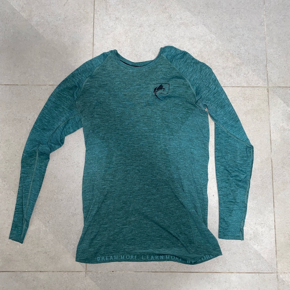 Alphalete Long Sleeve Gym Workout Performance Fit T-Shirt: Men’s Size Medium